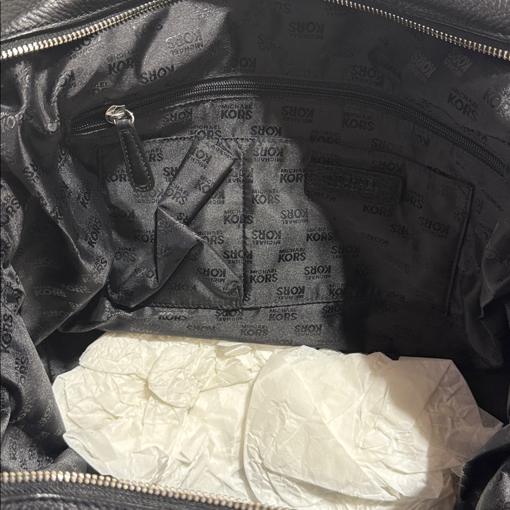 MICHAEL KORS | Hamilton Weekender Shoulder Bag - Picture 7 of 9